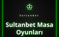 Sultanbet masa oyunları oynanan şık ve modern bir casino ortamı.